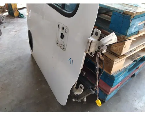 FREIGHTLINER CASCADIA 113-125 DOOR ASSEMBLY, FRONT