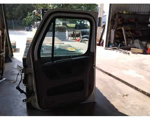 FREIGHTLINER CASCADIA 113-125 DOOR ASSEMBLY, FRONT