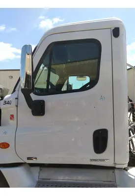 FREIGHTLINER CASCADIA 113-125 DOOR ASSEMBLY, FRONT