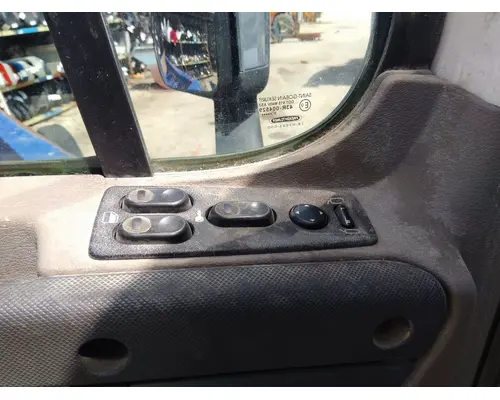 FREIGHTLINER CASCADIA 113-125 DOOR ASSEMBLY, FRONT