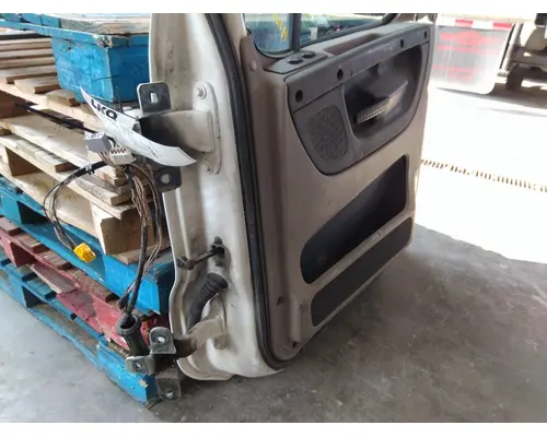 FREIGHTLINER CASCADIA 113-125 DOOR ASSEMBLY, FRONT