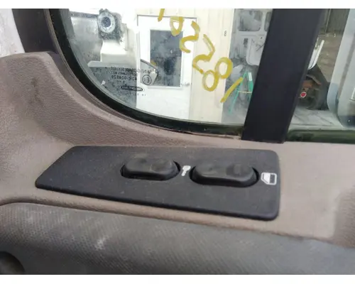 FREIGHTLINER CASCADIA 113-125 DOOR ASSEMBLY, FRONT