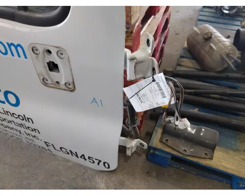 FREIGHTLINER CASCADIA 113-125 DOOR ASSEMBLY, FRONT