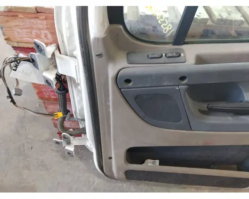 FREIGHTLINER CASCADIA 113-125 DOOR ASSEMBLY, FRONT