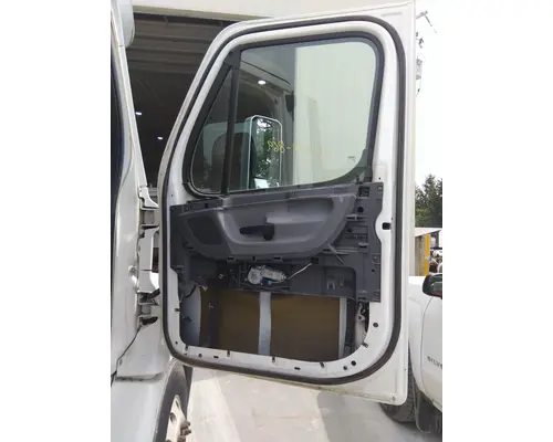 FREIGHTLINER CASCADIA 113-125 DOOR ASSEMBLY, FRONT
