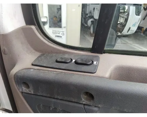 FREIGHTLINER CASCADIA 113-125 DOOR ASSEMBLY, FRONT