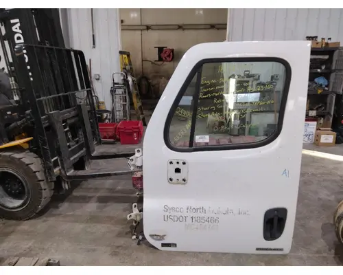 FREIGHTLINER CASCADIA 113-125 DOOR ASSEMBLY, FRONT