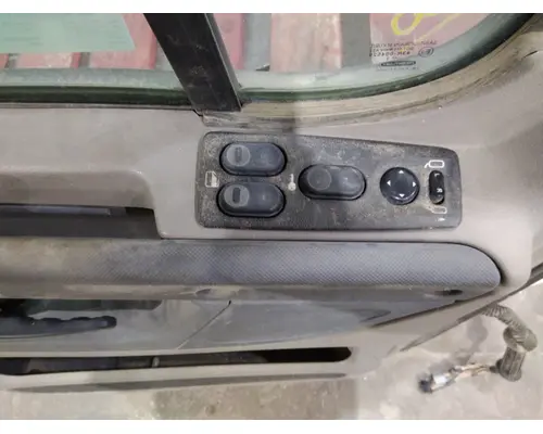 FREIGHTLINER CASCADIA 113-125 DOOR ASSEMBLY, FRONT