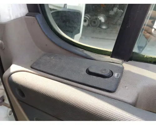 FREIGHTLINER CASCADIA 113-125 DOOR ASSEMBLY, FRONT