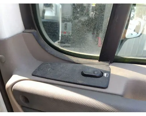 FREIGHTLINER CASCADIA 113-125 DOOR ASSEMBLY, FRONT