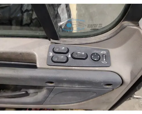 FREIGHTLINER CASCADIA 113-125 DOOR ASSEMBLY, FRONT