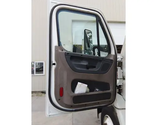FREIGHTLINER CASCADIA 113-125 DOOR ASSEMBLY, FRONT