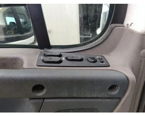 FREIGHTLINER CASCADIA 113-125 DOOR ASSEMBLY, FRONT