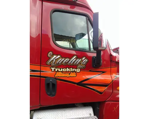 FREIGHTLINER CASCADIA 113-125 DOOR ASSEMBLY, FRONT