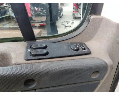 FREIGHTLINER CASCADIA 113-125 DOOR ASSEMBLY, FRONT