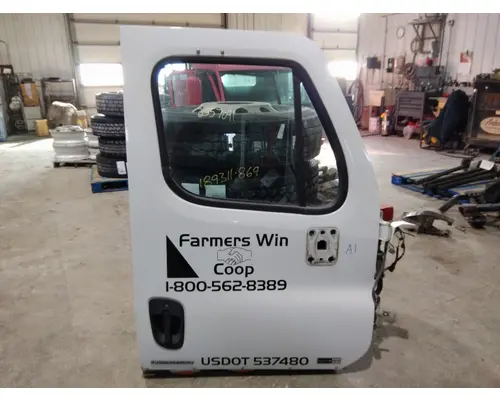 FREIGHTLINER CASCADIA 113-125 DOOR ASSEMBLY, FRONT