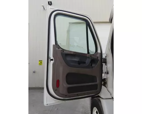FREIGHTLINER CASCADIA 113-125 DOOR ASSEMBLY, FRONT