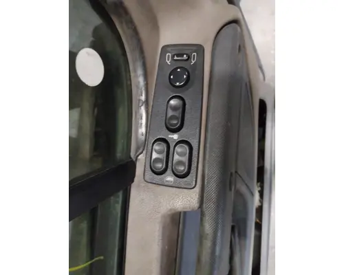 FREIGHTLINER CASCADIA 113-125 DOOR ASSEMBLY, FRONT