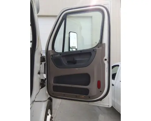 FREIGHTLINER CASCADIA 113-125 DOOR ASSEMBLY, FRONT