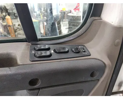 FREIGHTLINER CASCADIA 113-125 DOOR ASSEMBLY, FRONT