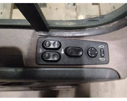 FREIGHTLINER CASCADIA 113-125 DOOR ASSEMBLY, FRONT