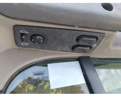 FREIGHTLINER CASCADIA 113-125 DOOR ASSEMBLY, FRONT