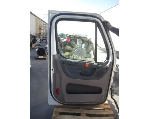 FREIGHTLINER CASCADIA 113-125 DOOR ASSEMBLY, FRONT