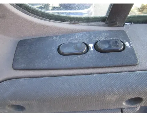 FREIGHTLINER CASCADIA 113-125 DOOR ASSEMBLY, FRONT