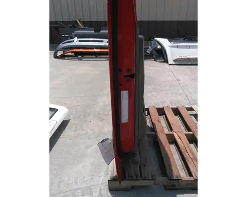 FREIGHTLINER CASCADIA 113-125 DOOR ASSEMBLY, FRONT