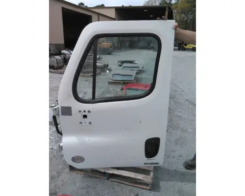 FREIGHTLINER CASCADIA 113-125 DOOR ASSEMBLY, FRONT
