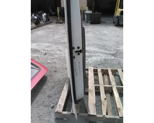 FREIGHTLINER CASCADIA 113-125 DOOR ASSEMBLY, FRONT
