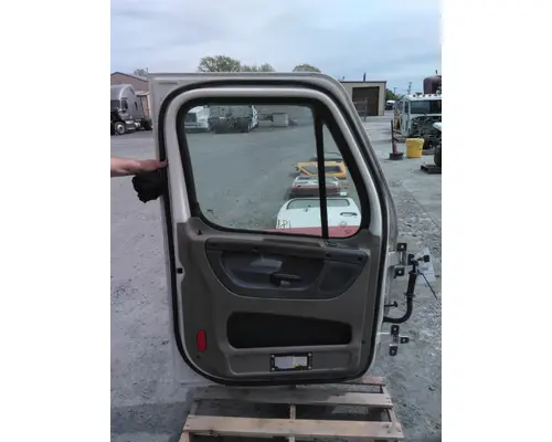 FREIGHTLINER CASCADIA 113-125 DOOR ASSEMBLY, FRONT