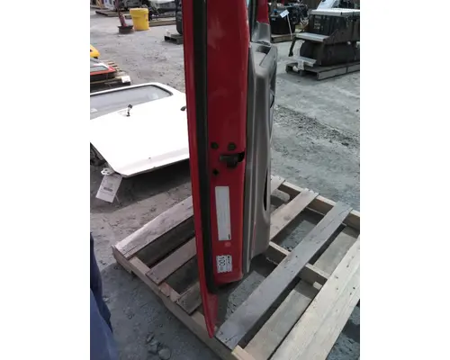 FREIGHTLINER CASCADIA 113-125 DOOR ASSEMBLY, FRONT