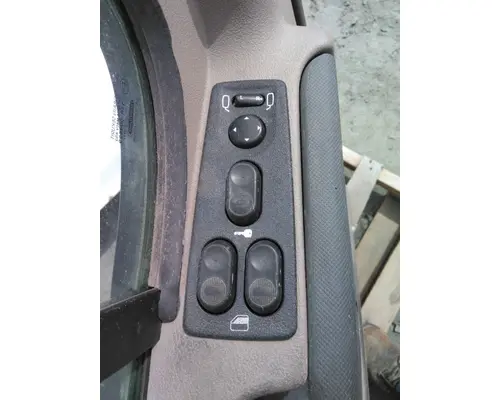 FREIGHTLINER CASCADIA 113-125 DOOR ASSEMBLY, FRONT