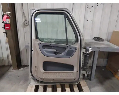 FREIGHTLINER CASCADIA 113-125 DOOR ASSEMBLY, FRONT