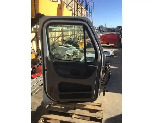 FREIGHTLINER CASCADIA 113-125 DOOR ASSEMBLY, FRONT