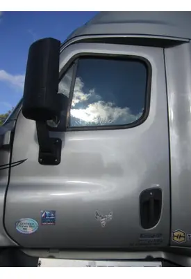 FREIGHTLINER CASCADIA 113-125 DOOR ASSEMBLY, FRONT