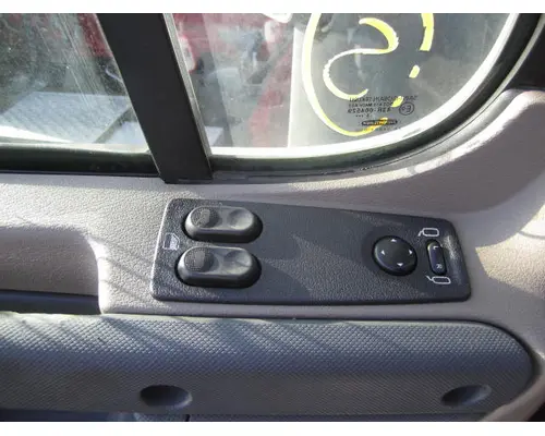 FREIGHTLINER CASCADIA 113-125 DOOR ASSEMBLY, FRONT