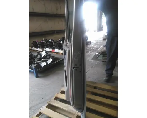 FREIGHTLINER CASCADIA 113-125 DOOR ASSEMBLY, FRONT