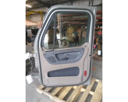 FREIGHTLINER CASCADIA 113-125 DOOR ASSEMBLY, FRONT