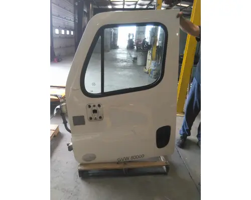 FREIGHTLINER CASCADIA 113-125 DOOR ASSEMBLY, FRONT