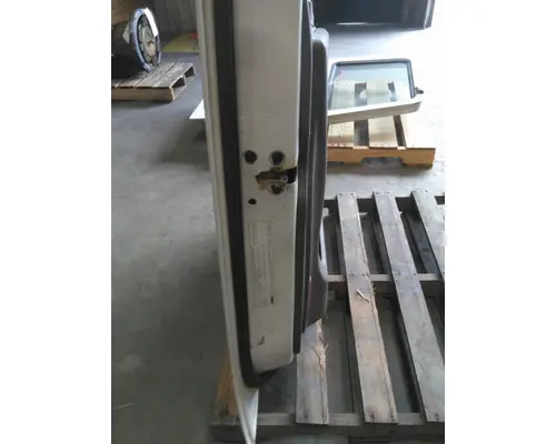 FREIGHTLINER CASCADIA 113-125 DOOR ASSEMBLY, FRONT