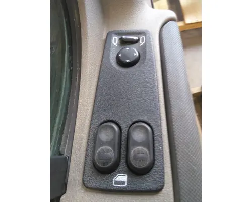 FREIGHTLINER CASCADIA 113-125 DOOR ASSEMBLY, FRONT