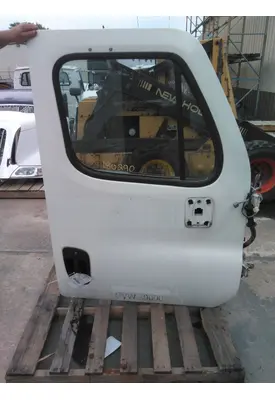 FREIGHTLINER CASCADIA 113-125 DOOR ASSEMBLY, FRONT