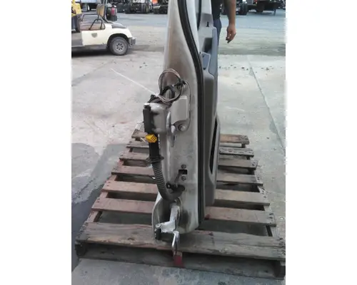 FREIGHTLINER CASCADIA 113-125 DOOR ASSEMBLY, FRONT