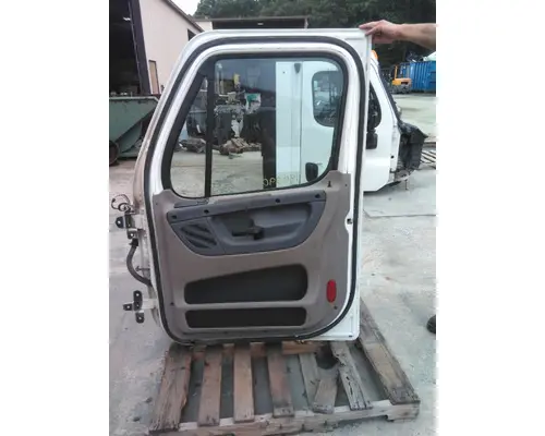 FREIGHTLINER CASCADIA 113-125 DOOR ASSEMBLY, FRONT