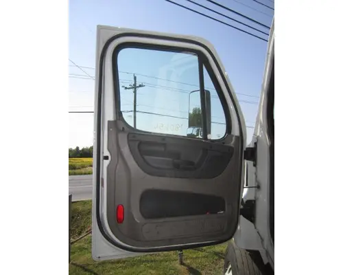 FREIGHTLINER CASCADIA 113-125 DOOR ASSEMBLY, FRONT