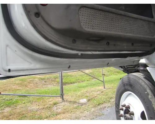 FREIGHTLINER CASCADIA 113-125 DOOR ASSEMBLY, FRONT