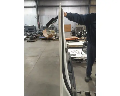 FREIGHTLINER CASCADIA 113-125 DOOR ASSEMBLY, FRONT