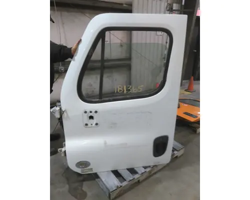 FREIGHTLINER CASCADIA 113-125 DOOR ASSEMBLY, FRONT